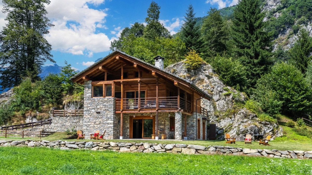 Chalet by the slope in Ski resorts, in Italy