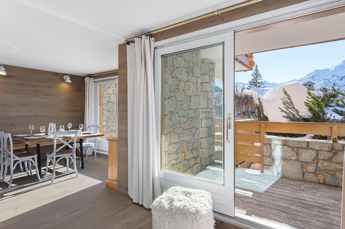 Apartment by the slope at the ski resorts, in France