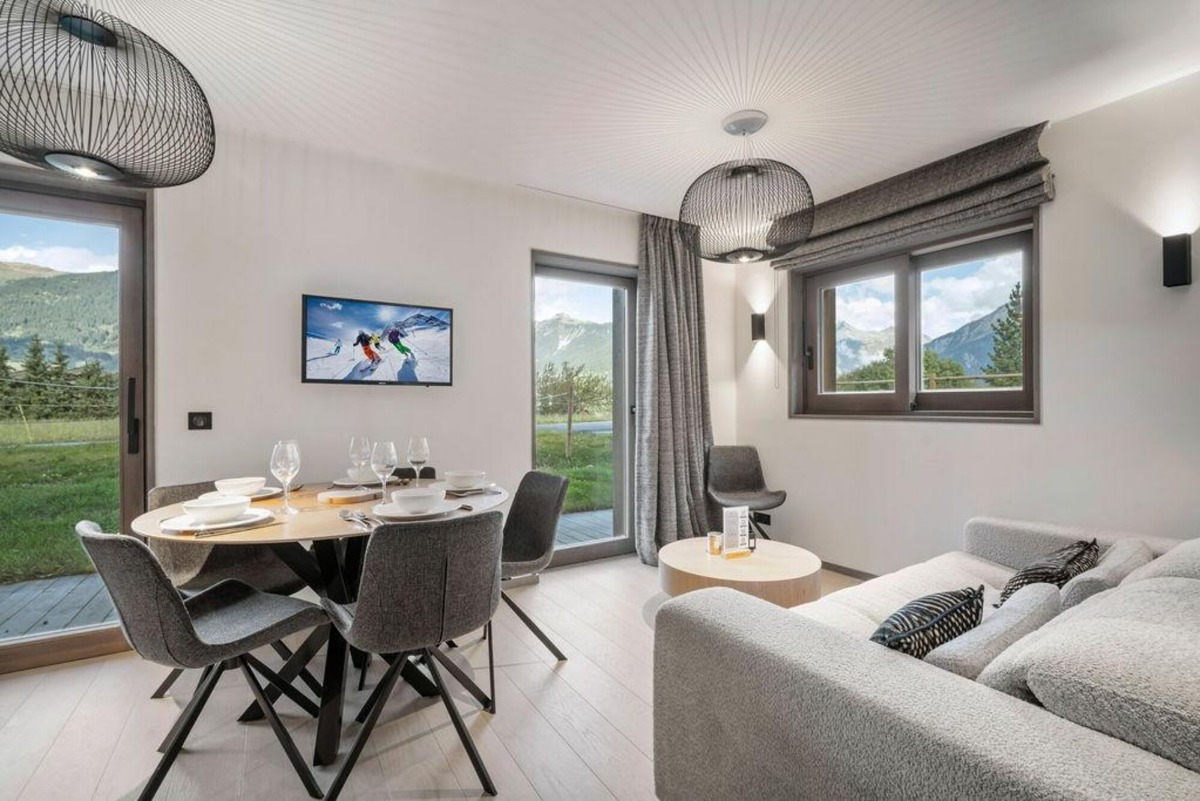 Apartment by the slope at the ski resorts, in France