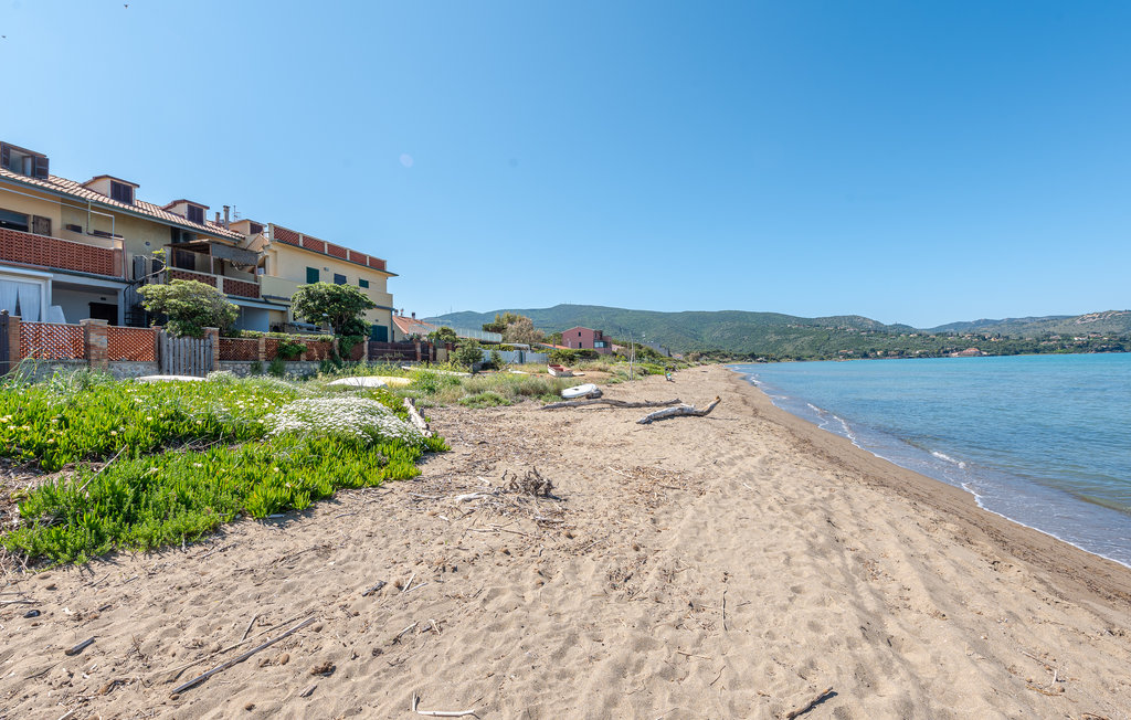 Apartment by the sea in Tuscany by the sea, in Italy