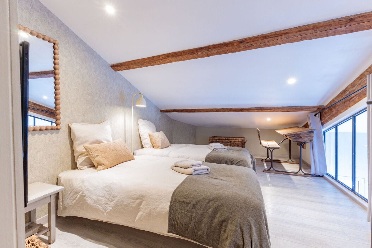 Apartment by the sea , 