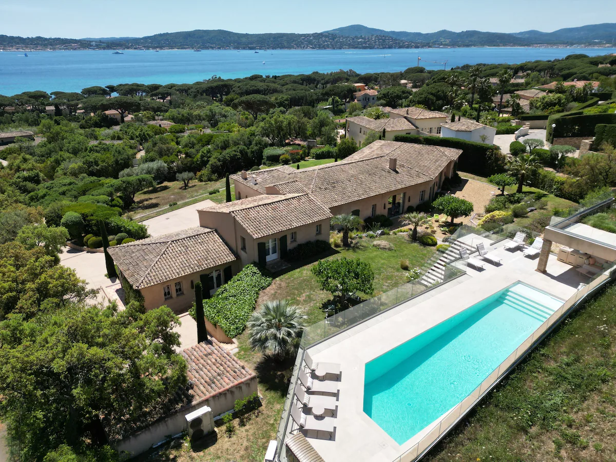 Villa by the sea , 